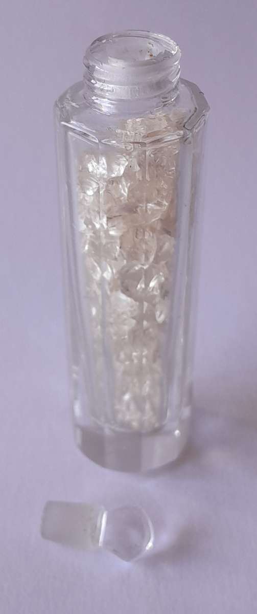 Solid Silver And Glass Smelling Salts Scent Bottle. Henry Perkins & Sons. London, 1922.