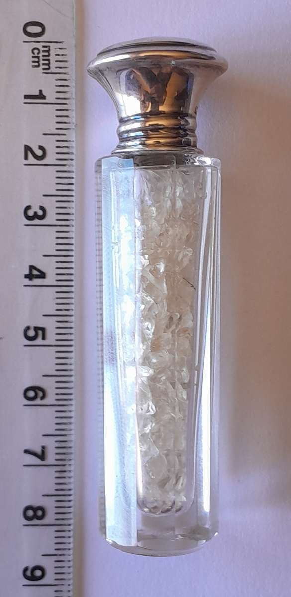 Solid Silver And Glass Smelling Salts Scent Bottle. Henry Perkins & Sons. London, 1922.