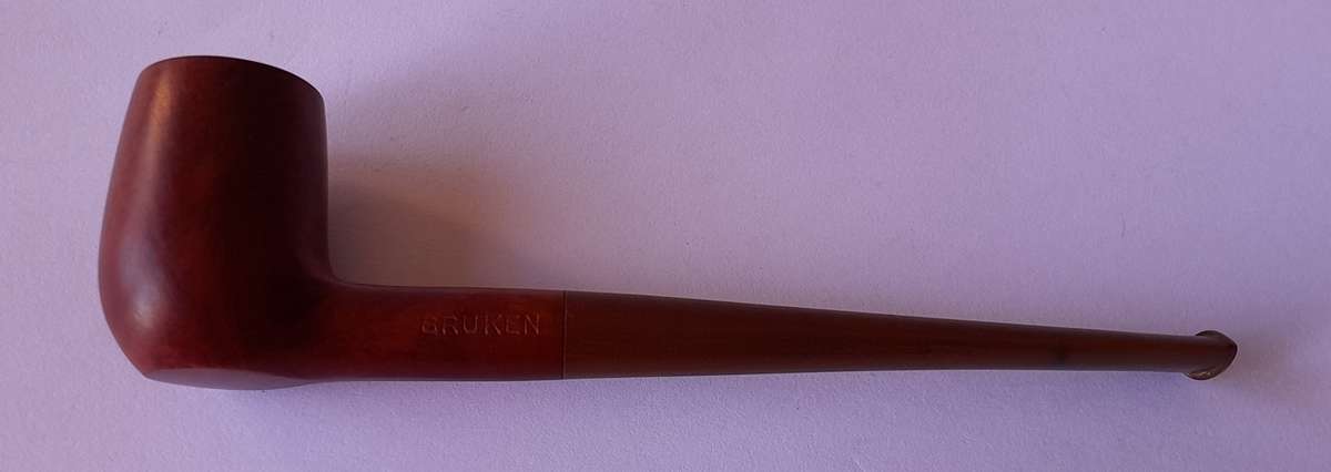 Vintage Bruken (Spain) Petite Chimney Estate Pipe