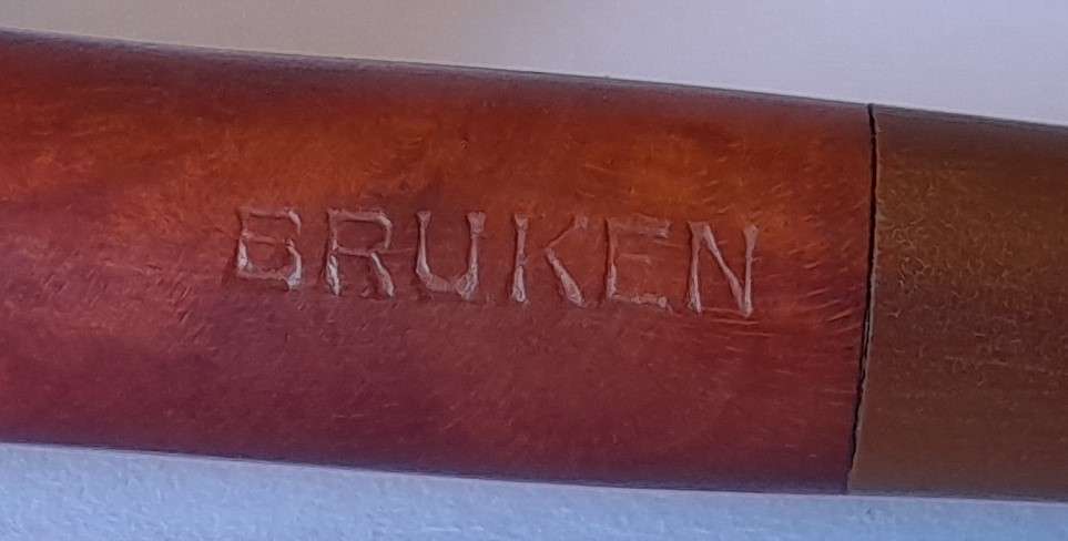 Vintage Bruken (Spain) Petite Chimney Estate Pipe