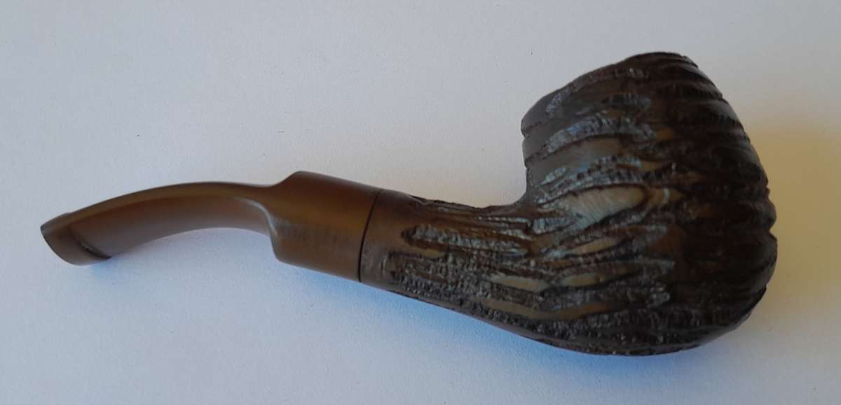 Vintage Bruyere Garantie Petite Estate Pipe.