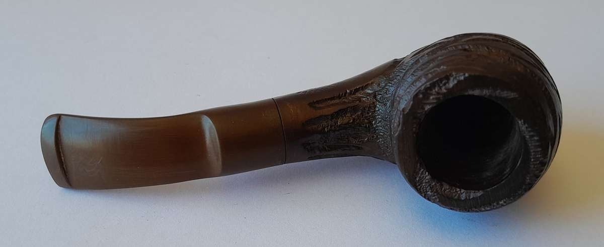 Vintage Bruyere Garantie Petite Estate Pipe.
