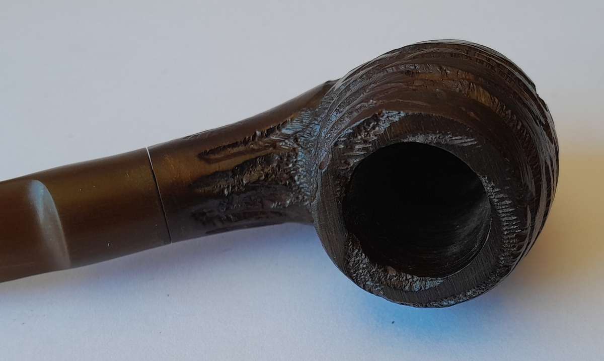 Vintage Bruyere Garantie Petite Estate Pipe.