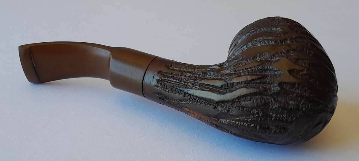 Vintage Bruyere Garantie Petite Estate Pipe.