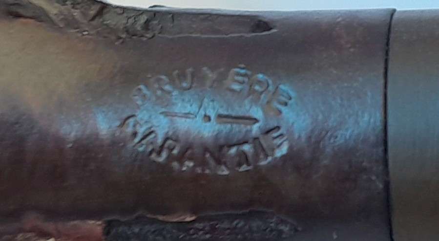 Vintage Bruyere Garantie Petite Estate Pipe.