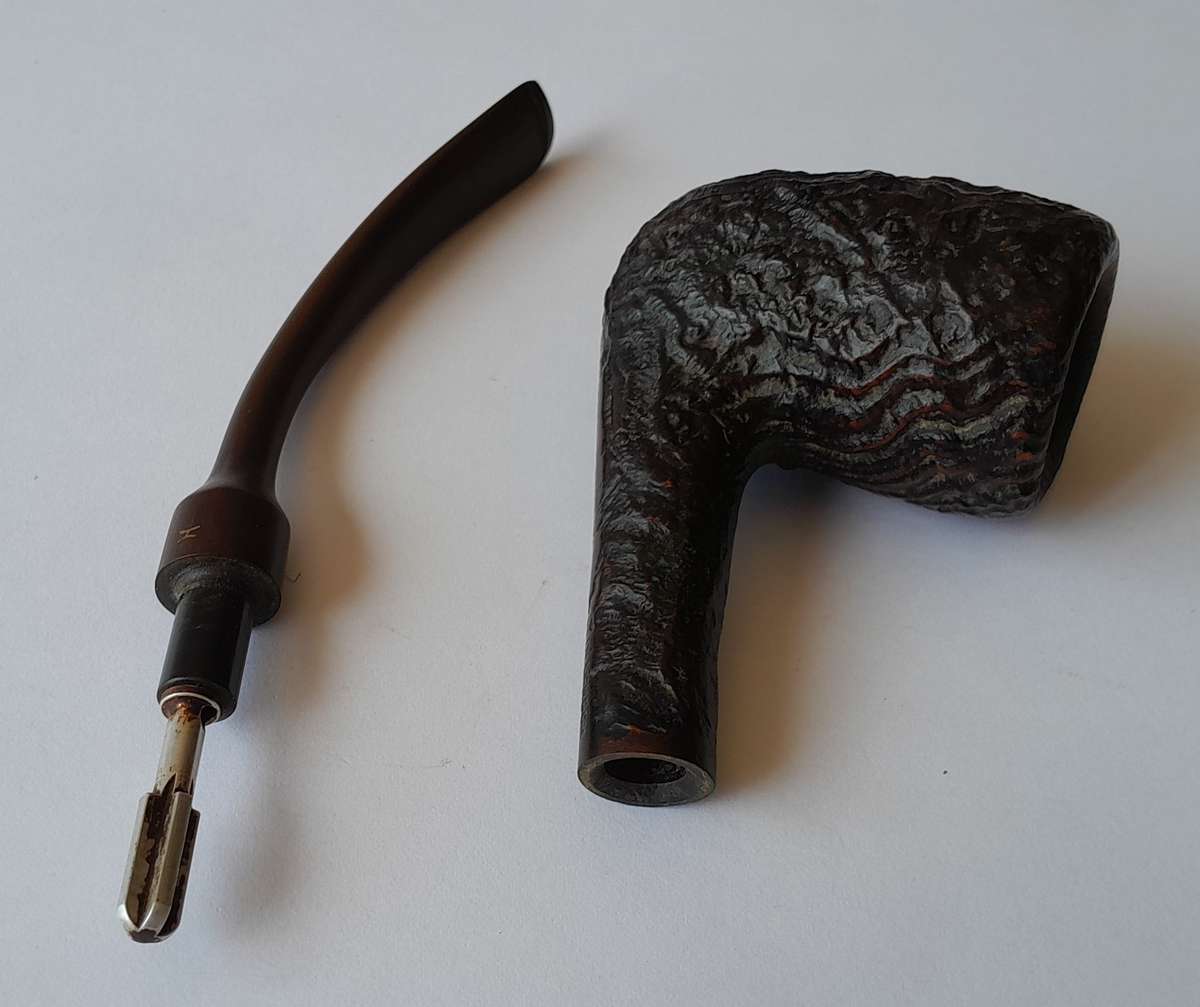 Vintage Hardcastle 141 Rusticated Arched Estate Pipe.