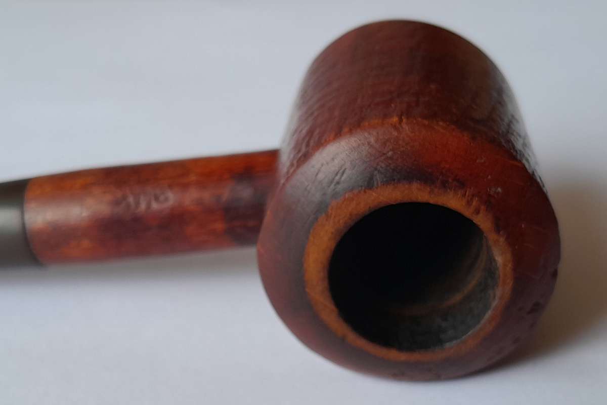 Vintage Bux Cherry-Cured Estate Pipe.