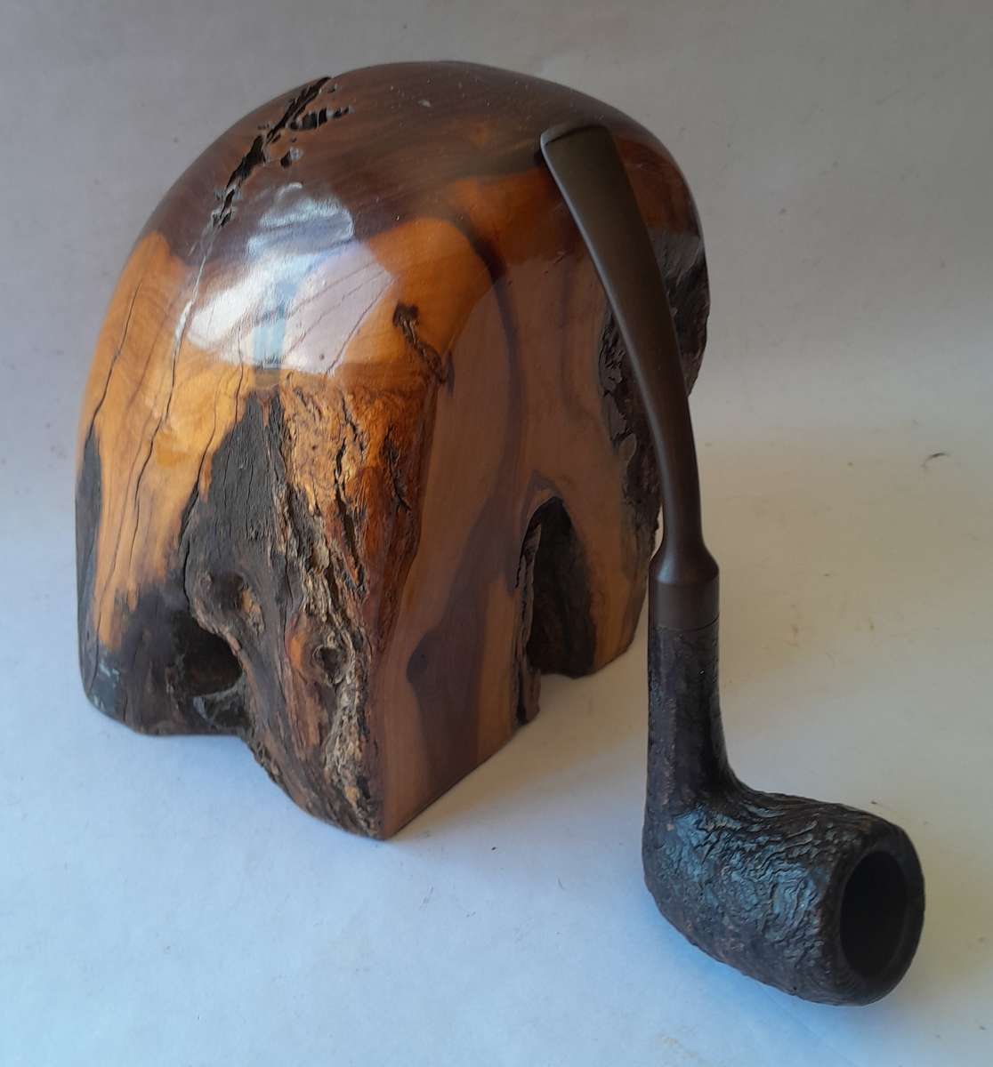 Vintage Hardcastle 141 Rusticated Arched Estate Pipe.