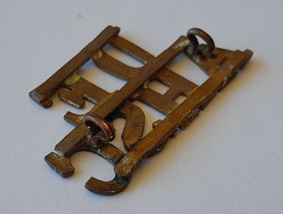 Early DEAHSC Brass Shoulder Title. Lugs Intact.