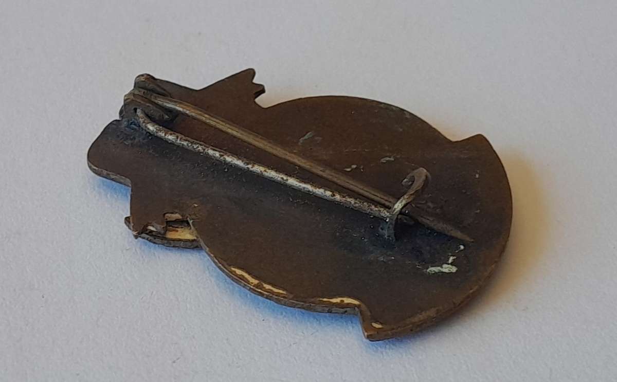 Rare WW2 SA Air Force 60 Squadron Lapel Badge. Pin Intact.