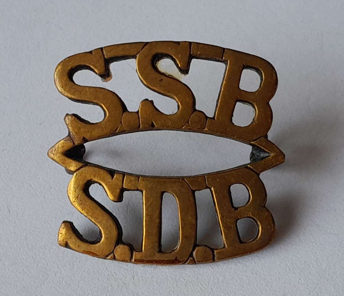Early SA Army Special Service Battalion Shoulder Title.  Lugs Intact.