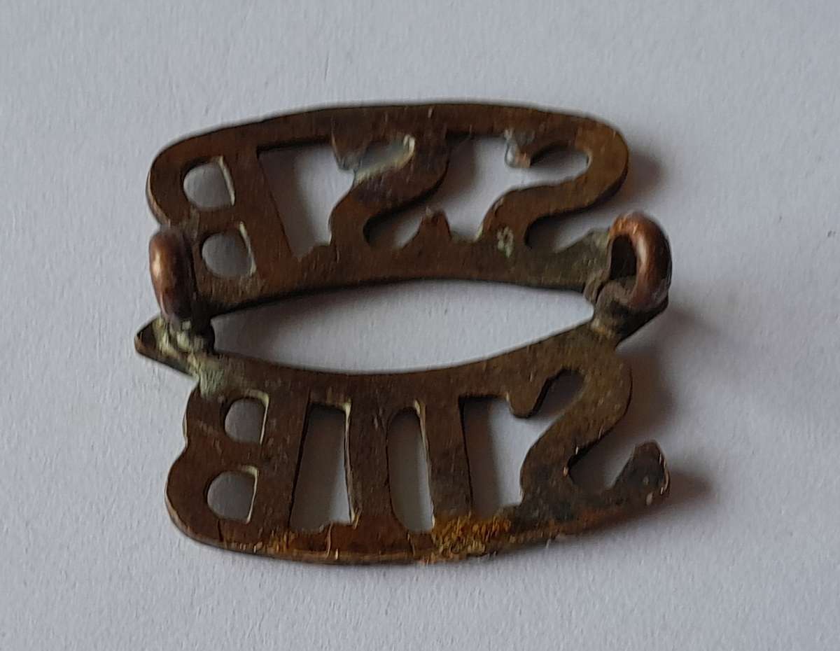 Early SA Army Special Service Battalion Shoulder Title.  Lugs Intact.
