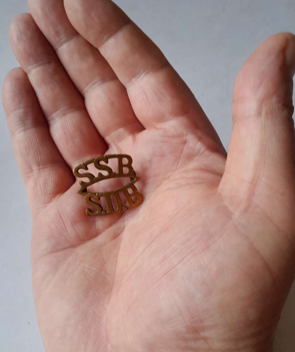 Early SA Army Special Service Battalion Shoulder Title.  Lugs Intact.