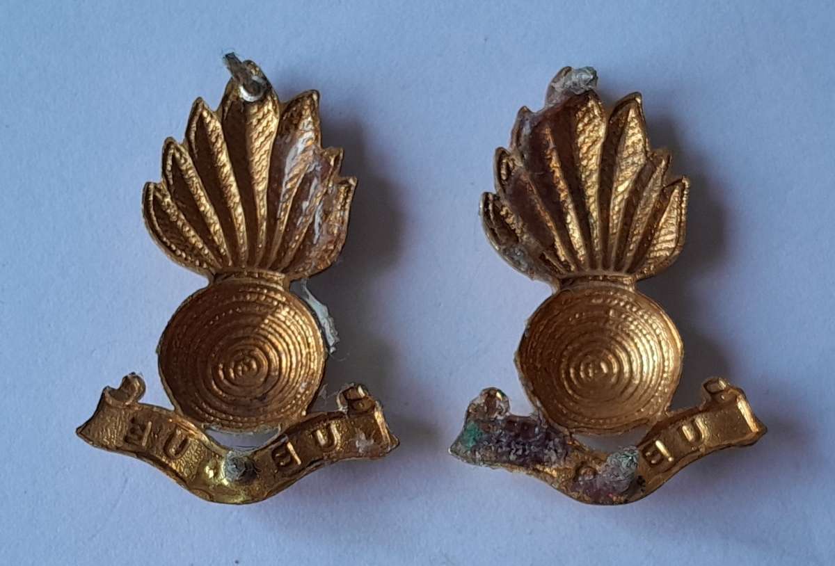 Early Pair SA Army Artillery Badges.  Pins Intact.