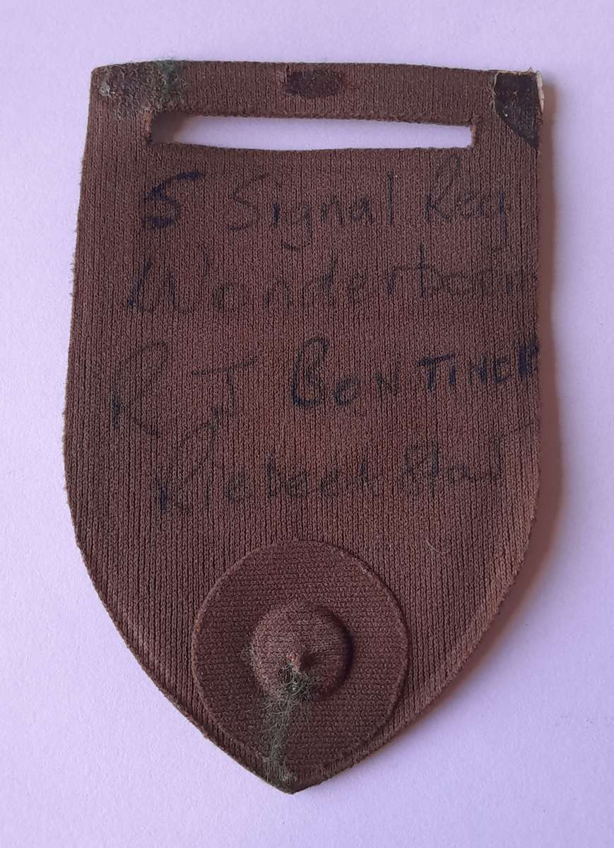 SADF 5 Signal Regiment Tupper Flash.  Directorate Signals Command Bar. Pin Intact.