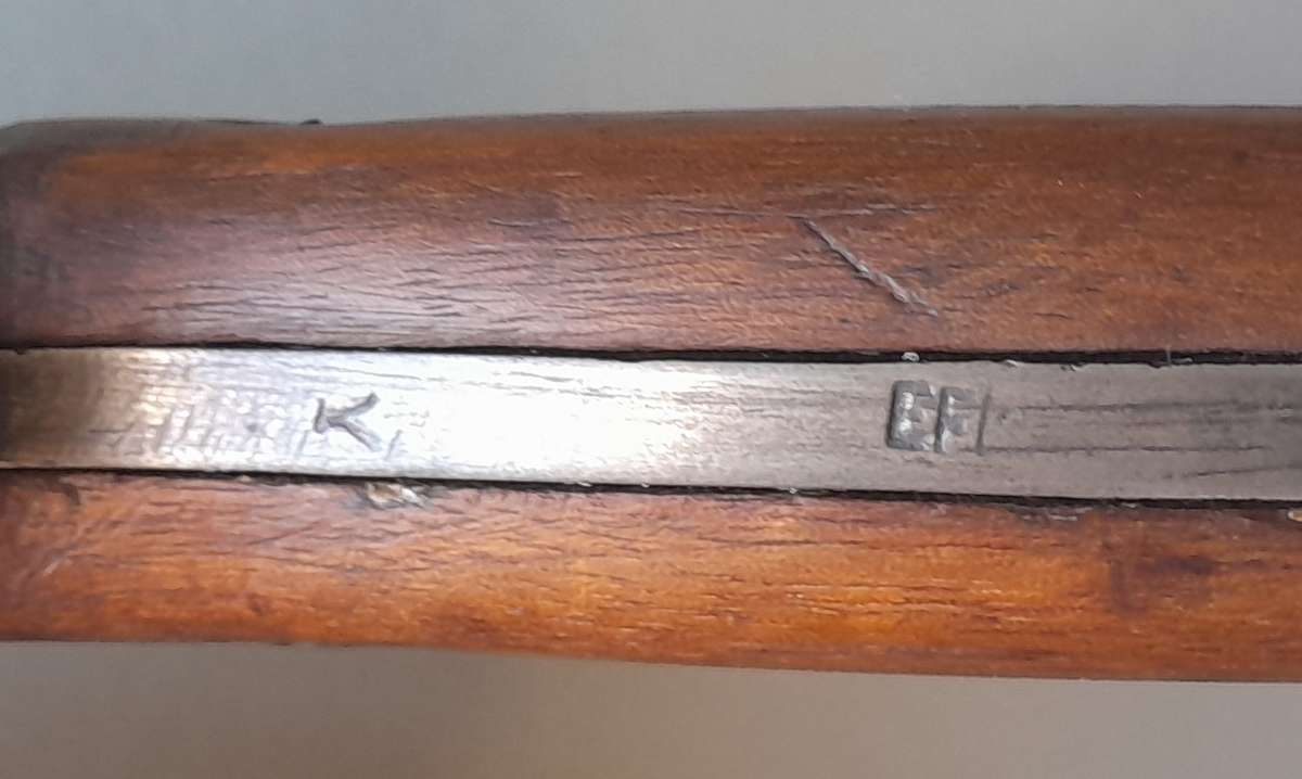 WW1 Pattern 1907 Sanderson Bayonet with WW2 Mangrovite Scabbard and Leather Frog.