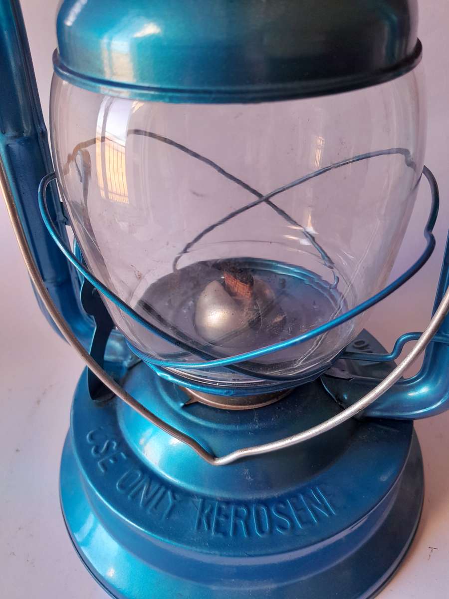 Luo Hua No.90 Paraffin Lantern. 34cm.