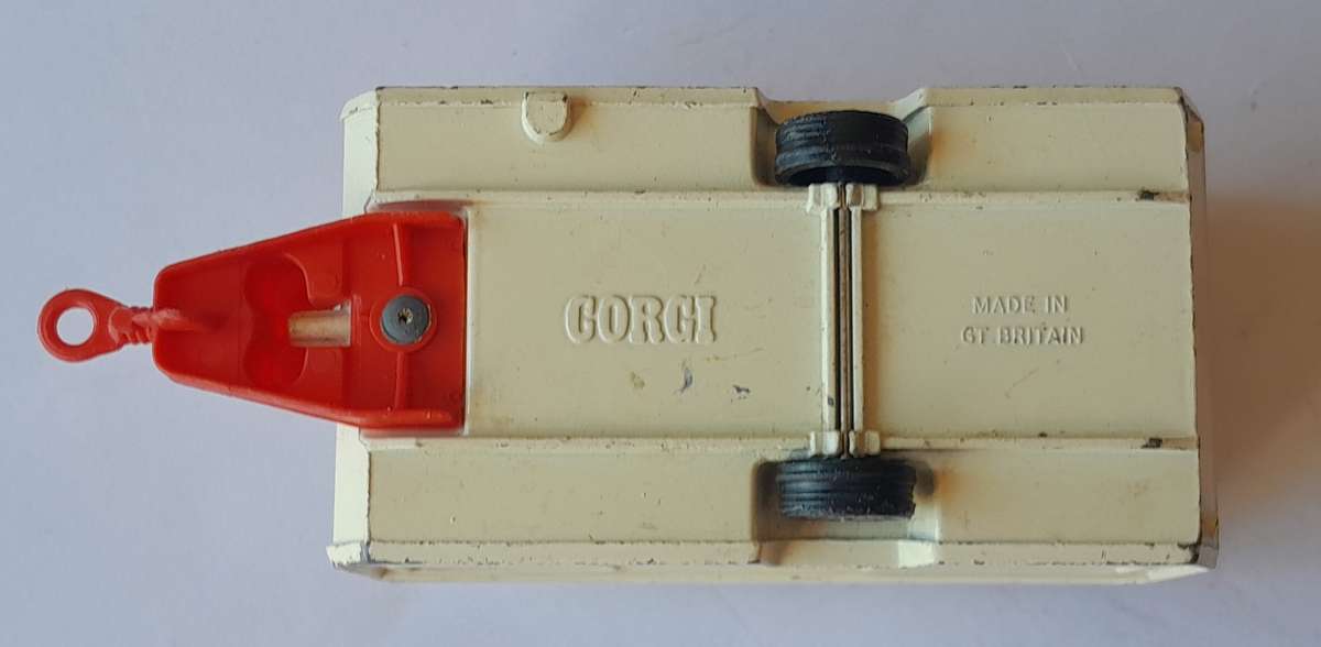 1970's Corgi Die Cast Touring Caravan with Extending Canopy.  12cm.