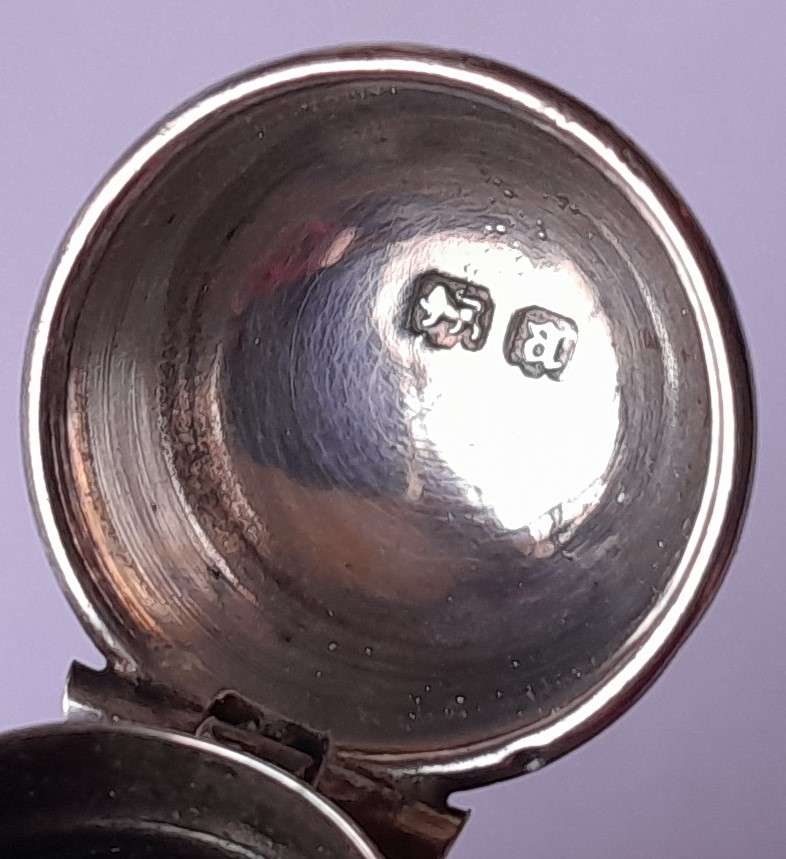 "Reserved" Antique 9ct Gold and Amber Cheroot Holder with Sterling Silver Case. London, 1916.