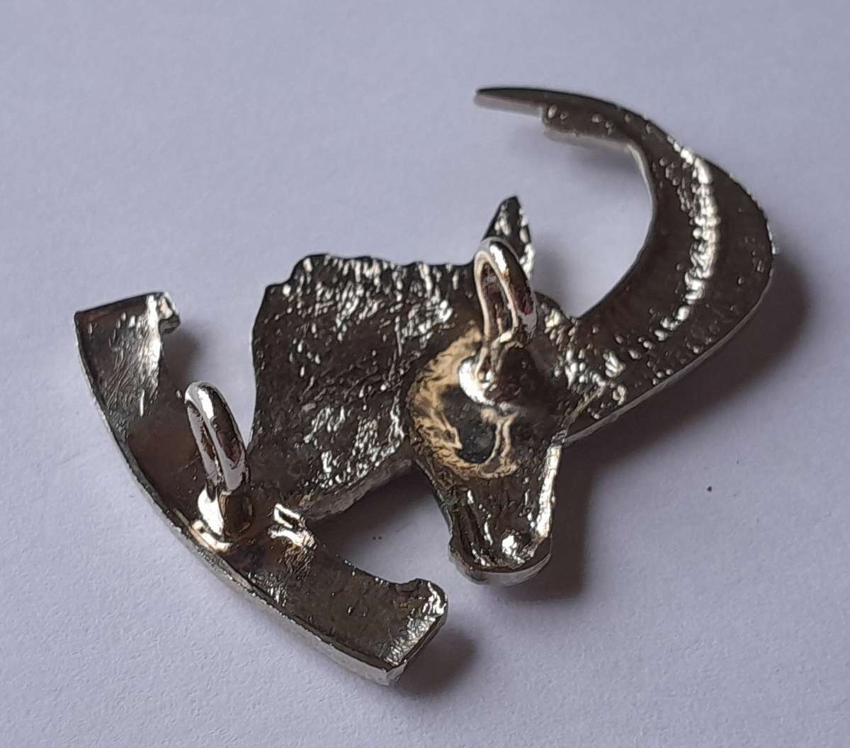 Rhodesian Armoured Car Regiment Cap Badge.  Lugs Intact.