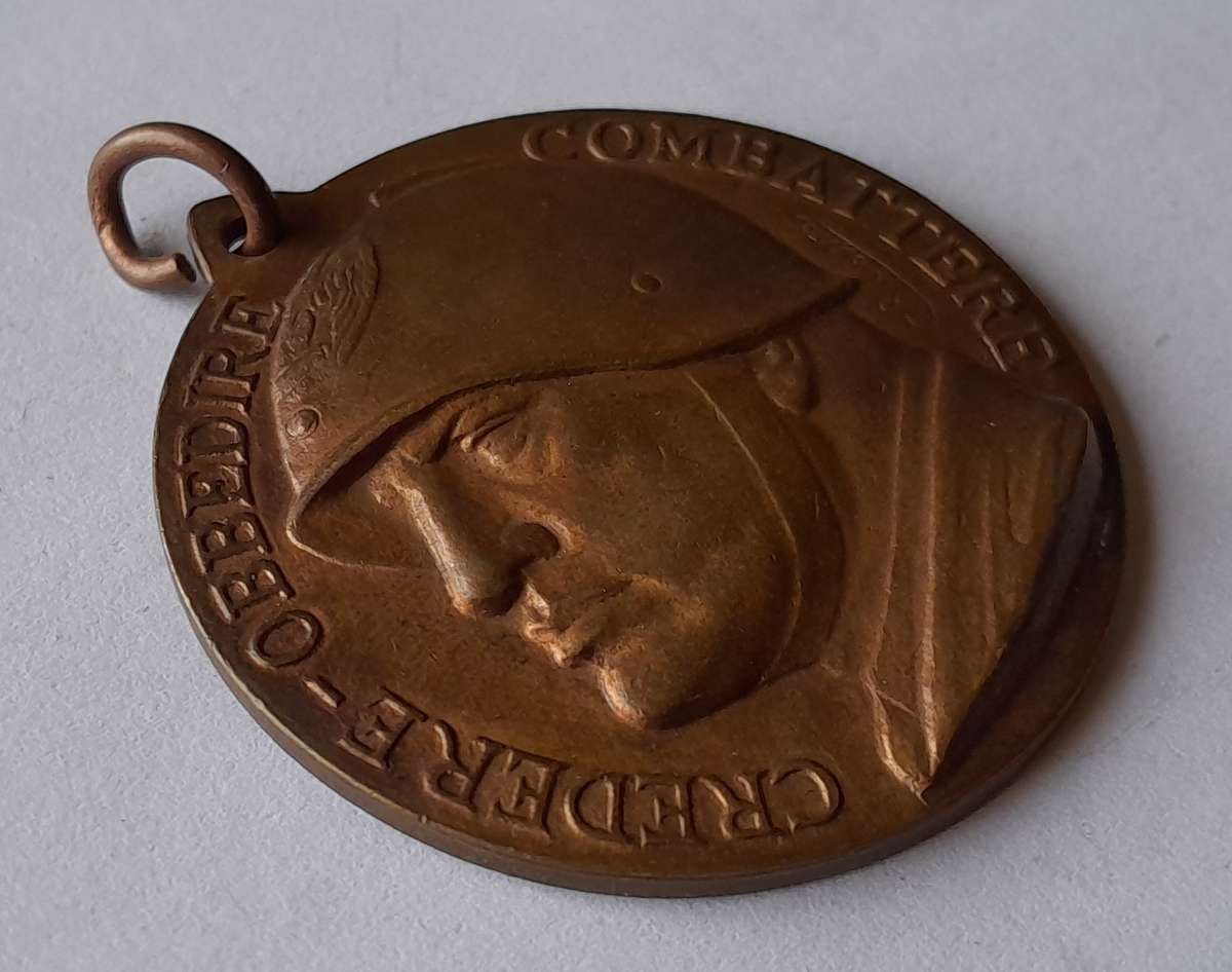 WW2 Fascist Italy Mussolini Credere Obbedire Combattere Medal.