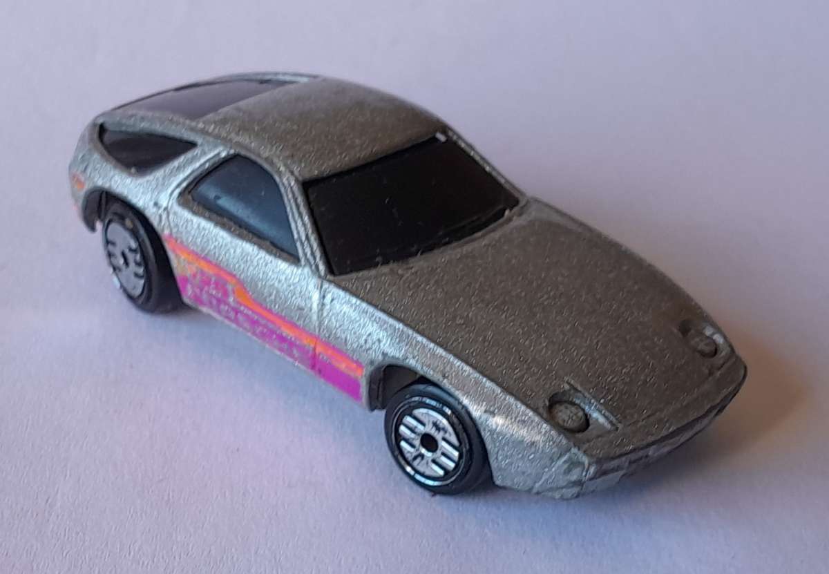 "Reserved". Hot Wheels Die Cast Porsche 928.
