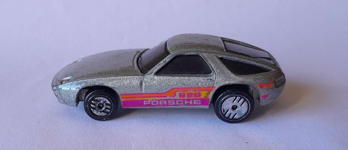 "Reserved". Hot Wheels Die Cast Porsche 928.
