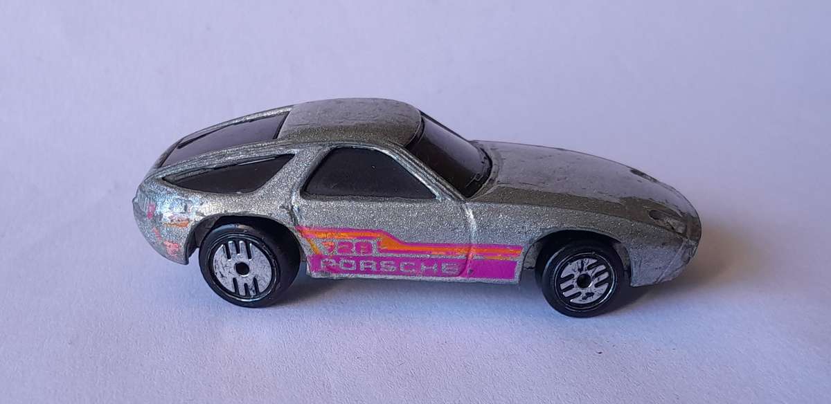 "Reserved". Hot Wheels Die Cast Porsche 928.
