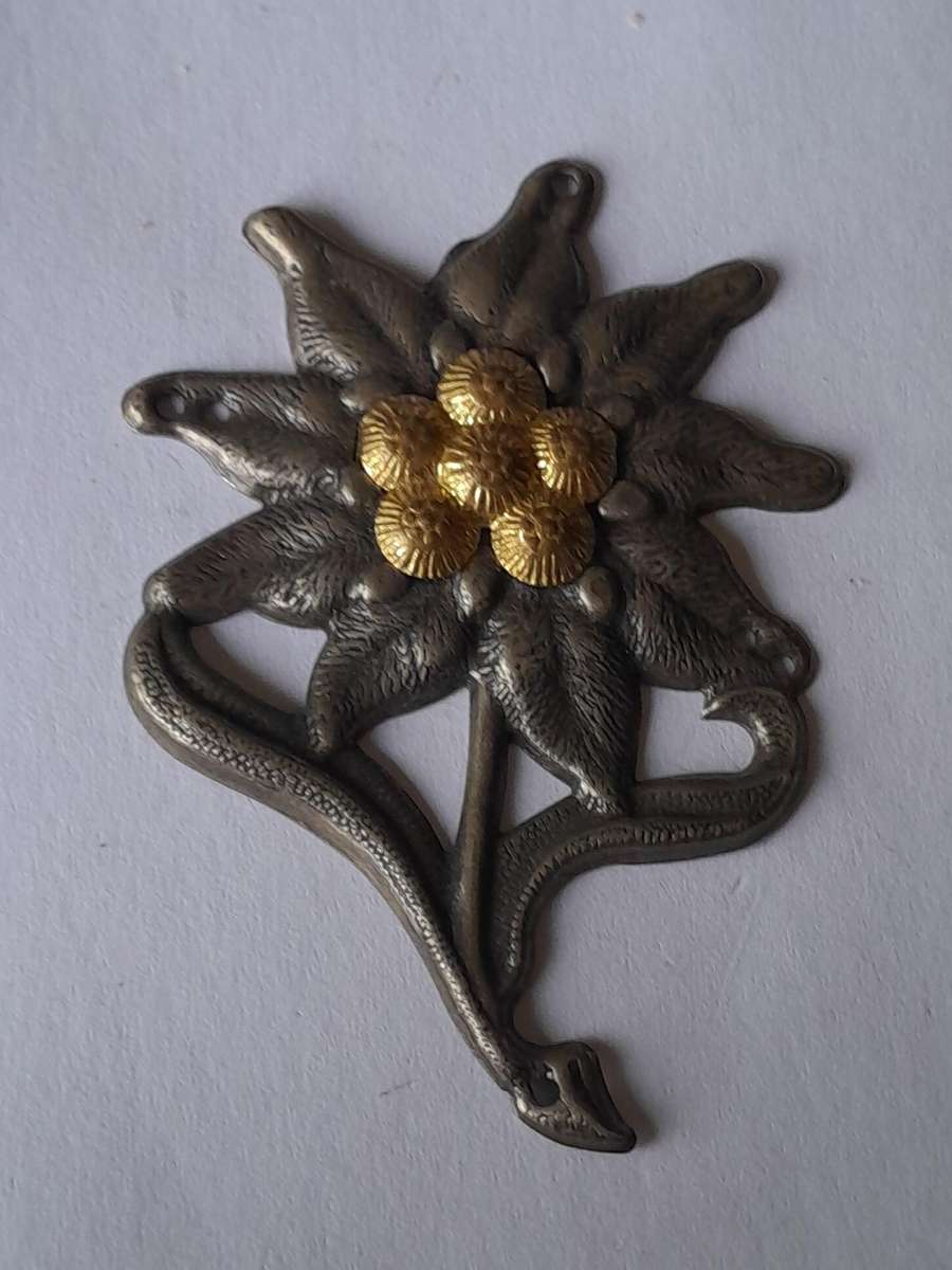 WW2 German Army Alpenkorps (Mountain Troops) Edelweiss Hat Badge. Possibly A Replica.