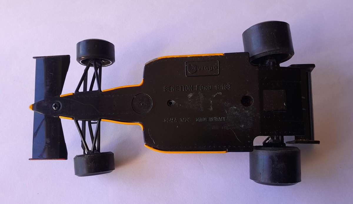 Vintage Bburago Die-Cast Benetton Ford F1.  Scale 1/24.  20cm.  Made in Italy.