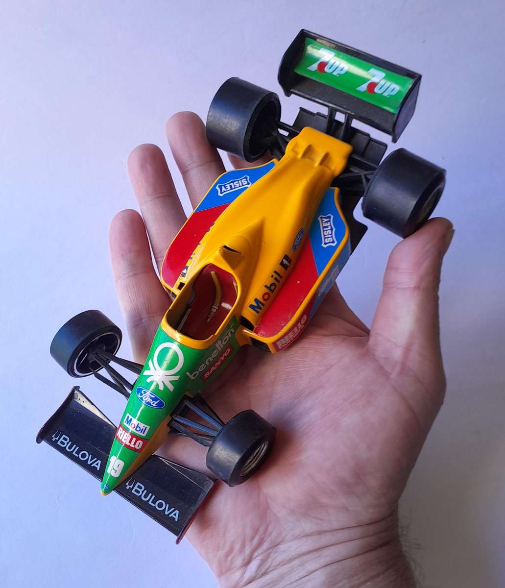 Vintage Bburago Die-Cast Benetton Ford F1.  Scale 1/24.  20cm.  Made in Italy.