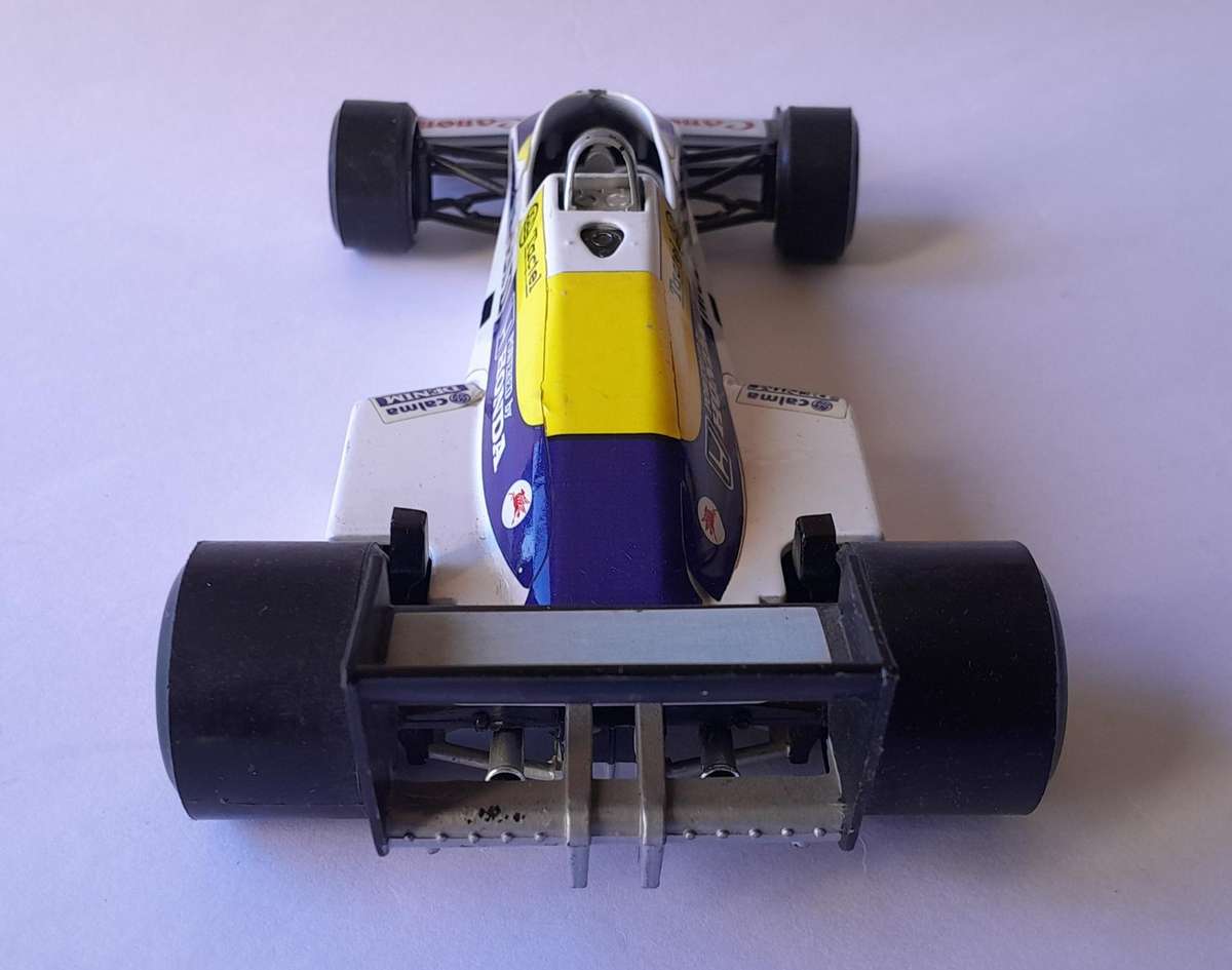 Vintage Bburago Die-Cast Williams FW08 F1.  Scale 1/24.  20cm.  Made in Italy.