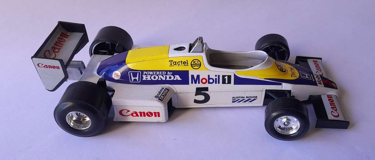 Vintage Bburago Die-Cast Williams FW08 F1.  Scale 1/24.  20cm.  Made in Italy.