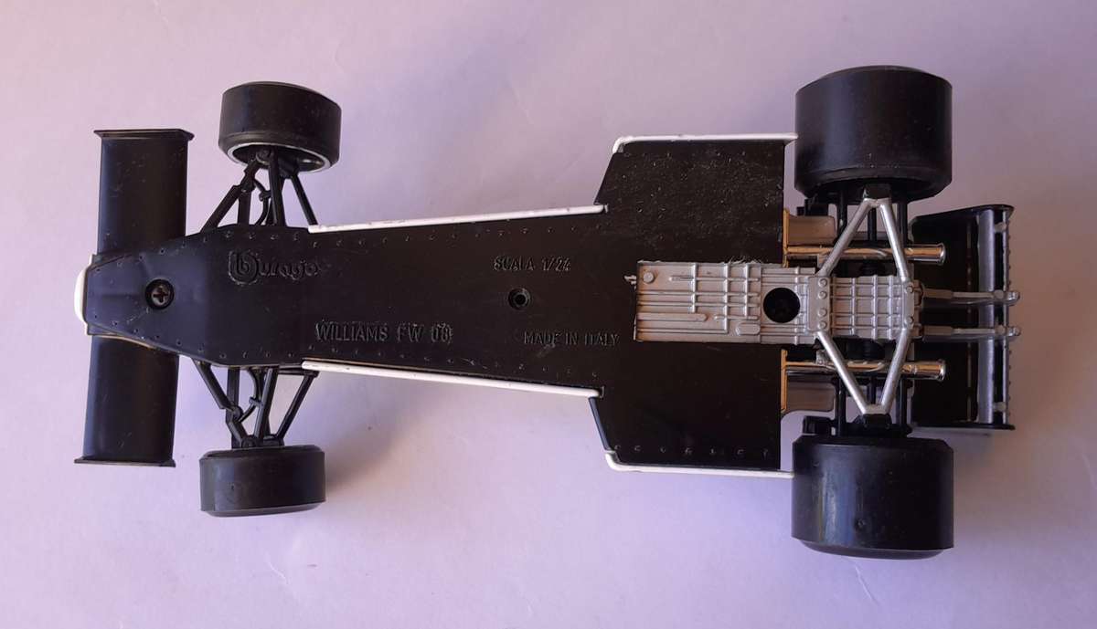 Vintage Bburago Die-Cast Williams FW08 F1.  Scale 1/24.  20cm.  Made in Italy.