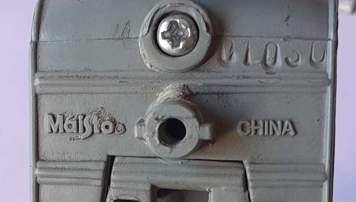 Vintage Maisto Die-Cast Vespa 98 (1946).  Scale 1/18.  9cm