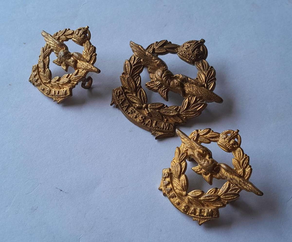 WW2 SA Air Force Badge Set.  Cap & 2 Collars (facing).  Lugs Intact.