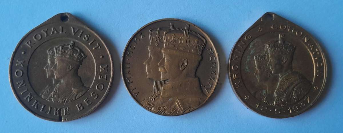 Set of 3 SA Royal Visit (1947), Jubilee (1935) & Coronation (1937) Medallions.