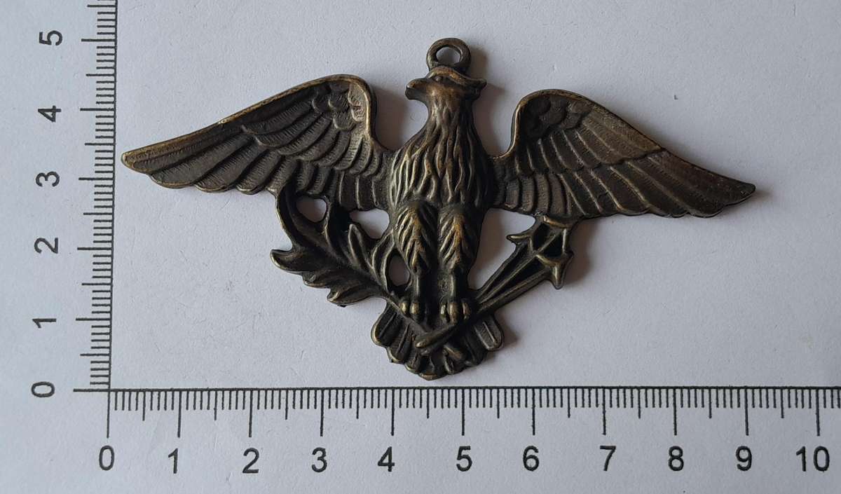Large Vintage WW2 American Eagle Metal Pendant.