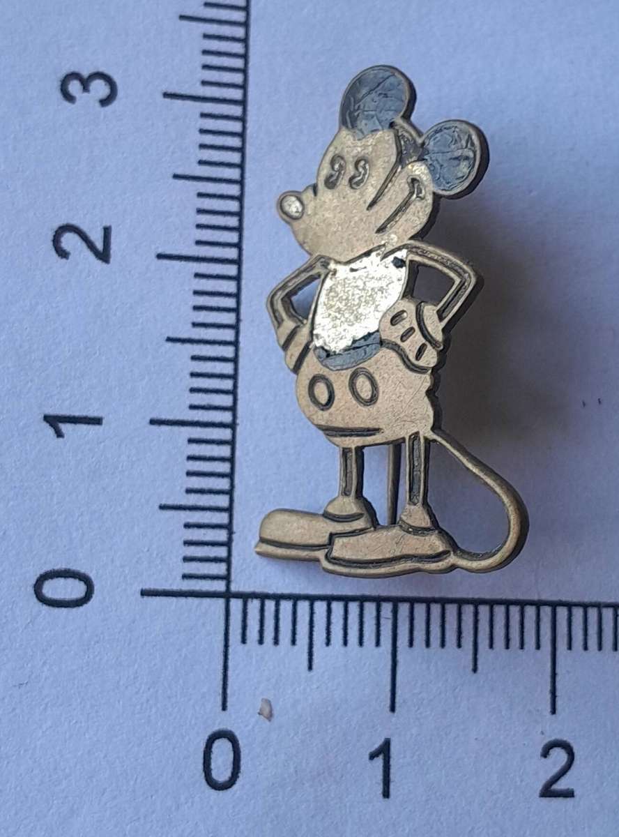 Rare Vintage Mickey Mouse Badge.  Enameled Metal.  Pin Intact.
