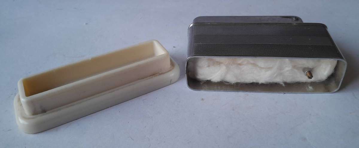 Rare Art Deco Barclay Push-Button Bakelite Table Lighter.