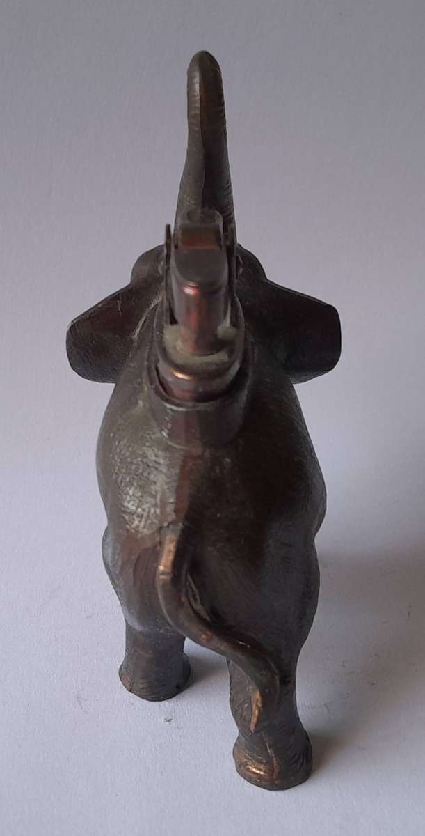 Vintage 1960's "Van Hunks" Elephant Cast Metal Table Lighter.