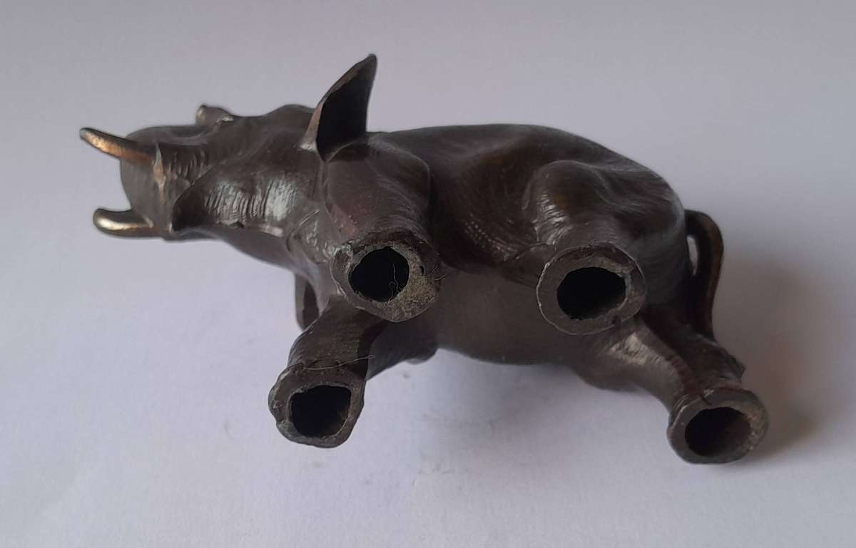 Vintage 1960's "Van Hunks" Elephant Cast Metal Table Lighter.