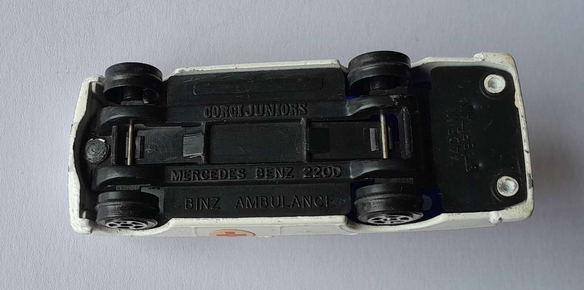 Vintage 1970's Corgi Juniors Die-Cast Mercedes Benz 220D Binz Ambulance.