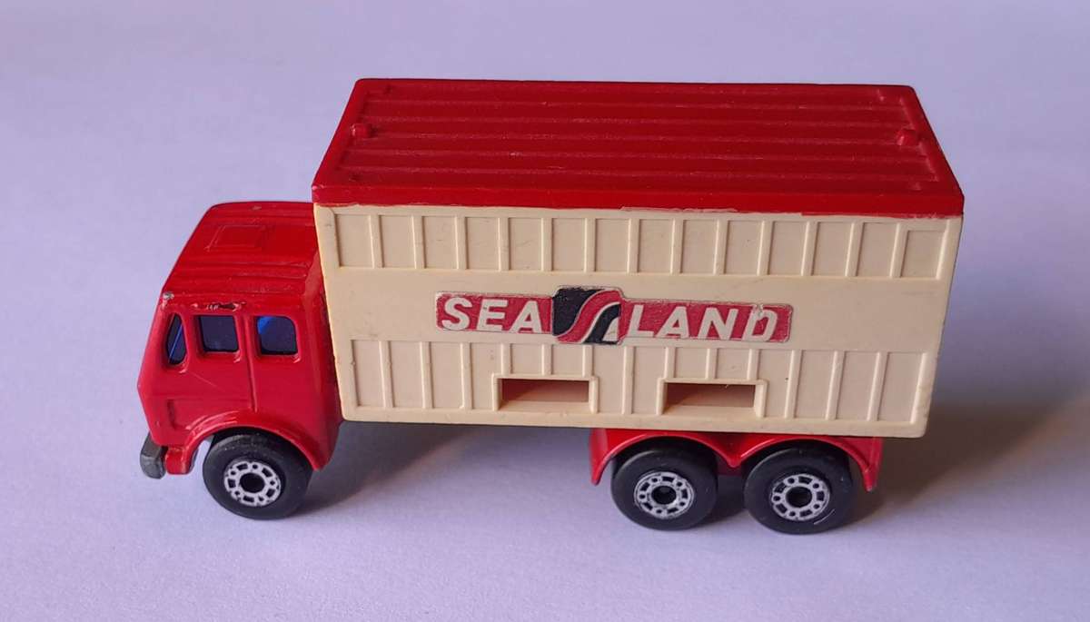 Vintage 1970's Lesney Matchbox Die-Cast Mercedes Container Truck.  No Back Doors.