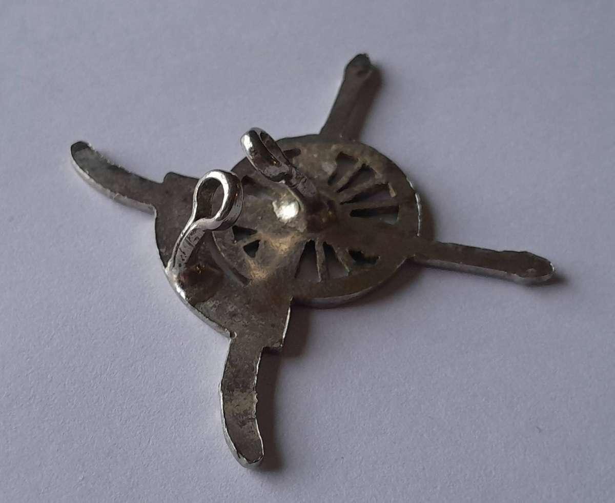 Oman Army Artillery Badge.  Lugs Intact.