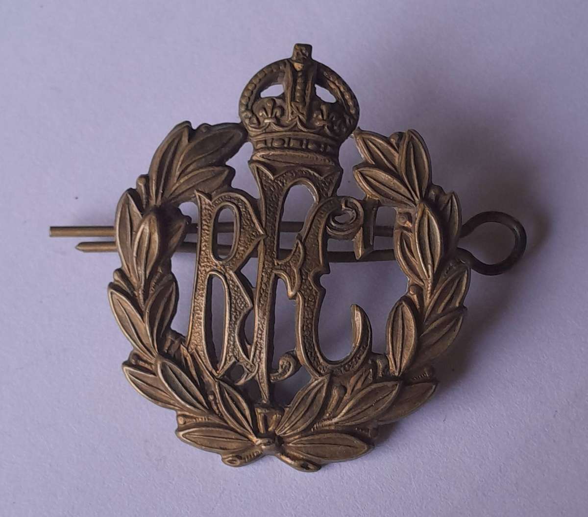 Rare WW1 Royal Flying Corps Cap Badge.  (Pre-RAF).  Lugs Intact.