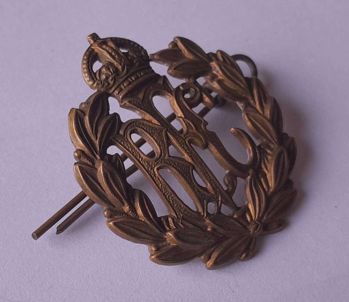 Rare WW1 Royal Flying Corps Cap Badge.  (Pre-RAF).  Lugs Intact.