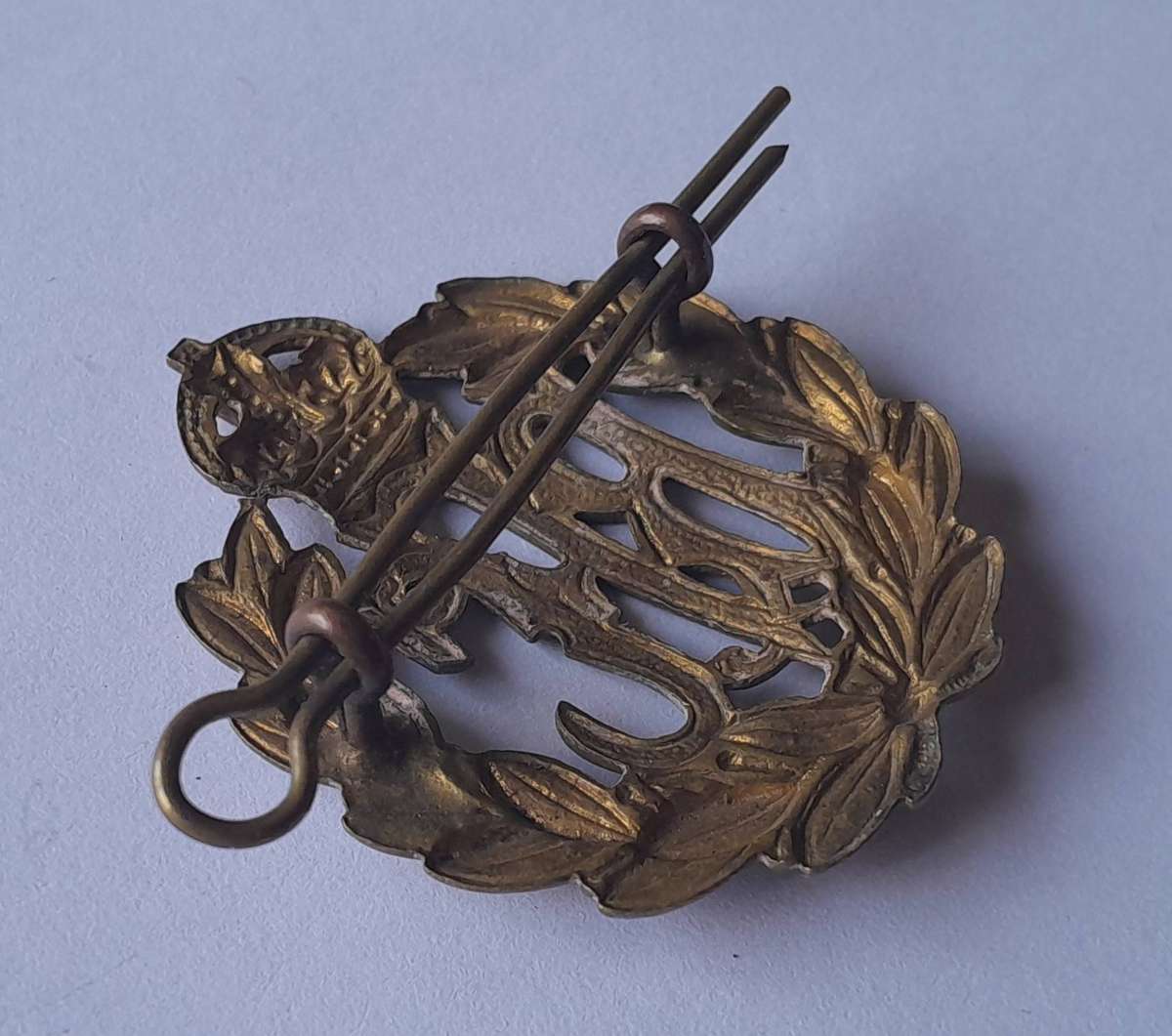 Rare WW1 Royal Flying Corps Cap Badge.  (Pre-RAF).  Lugs Intact.