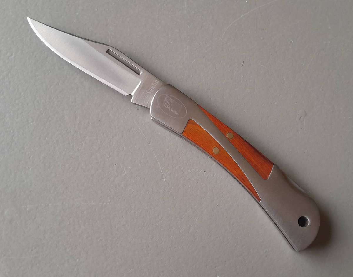 Vintage U.S.A. Saber Sanjia Lockback Folding Knife.