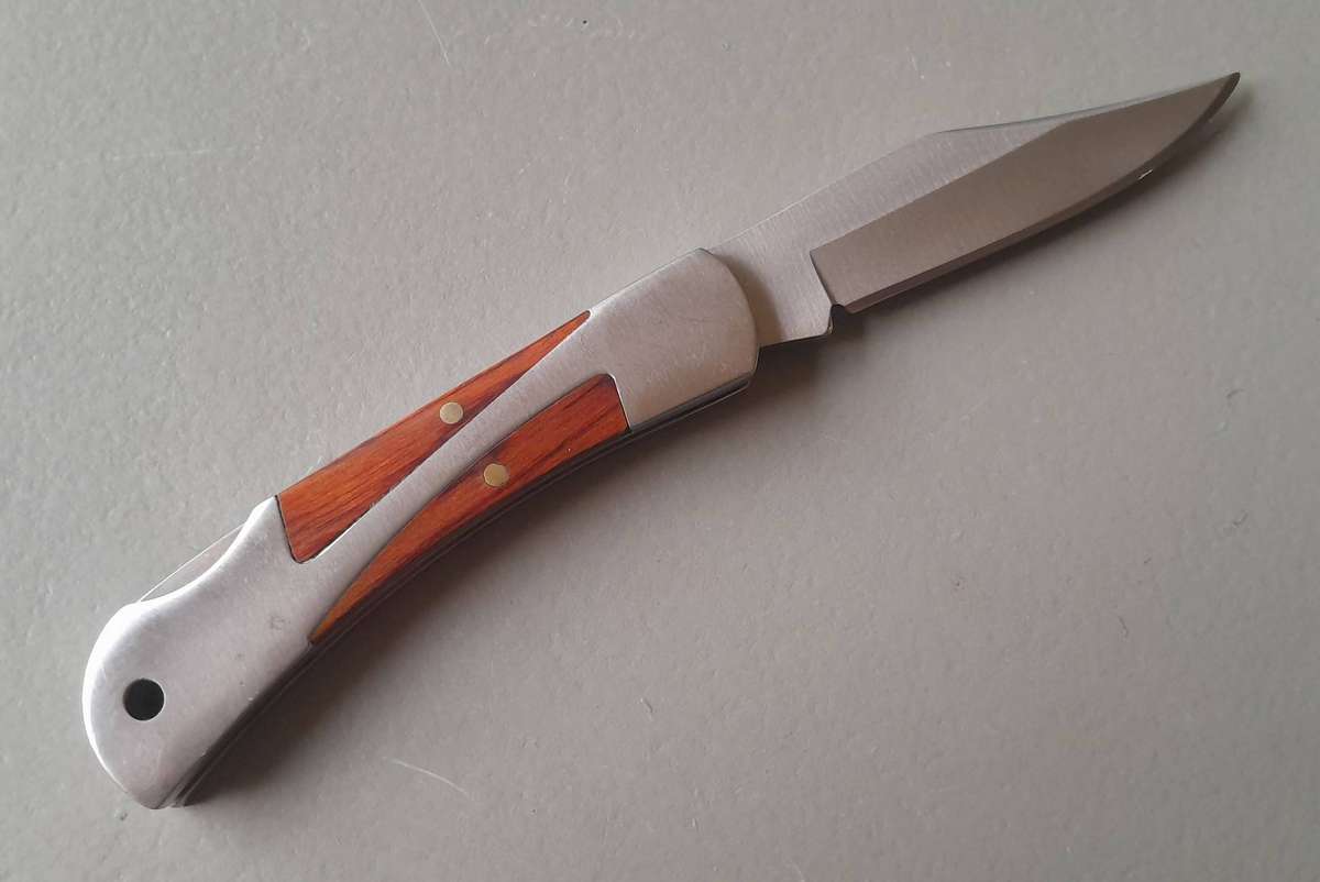 Vintage U.S.A. Saber Sanjia Lockback Folding Knife.